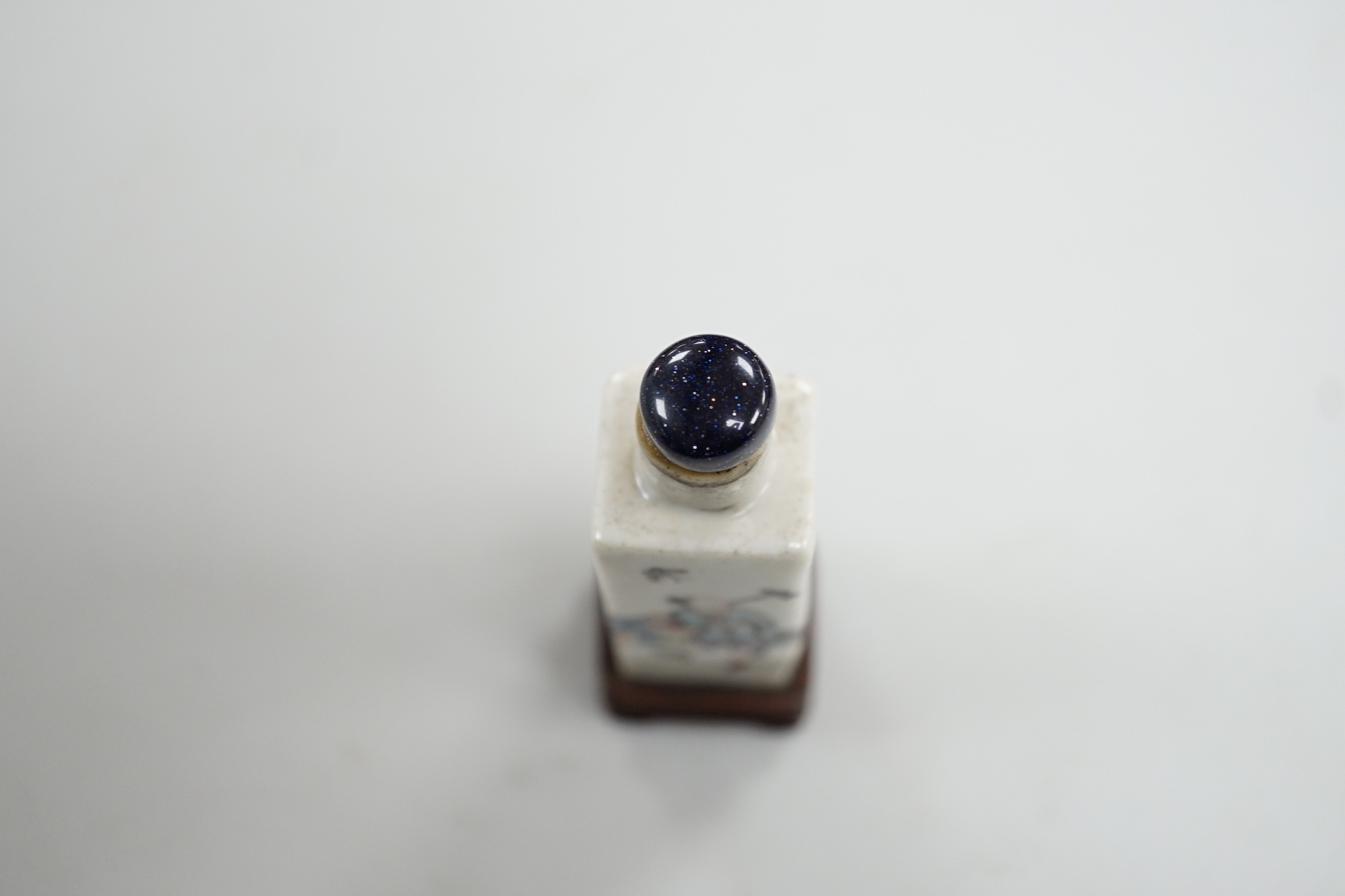 A Chinese square famille rose snuff bottle, Tongzhi mark, late 19th century, 6.4cm high